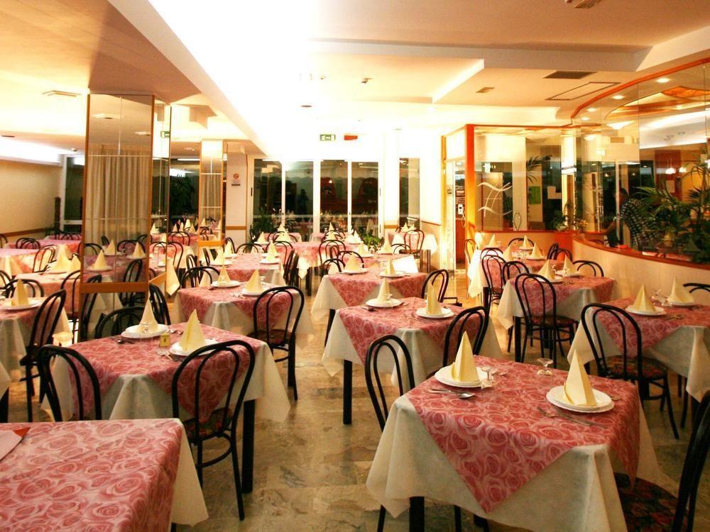 Hotel Zurigo ริมินี ภายนอก รูปภาพ